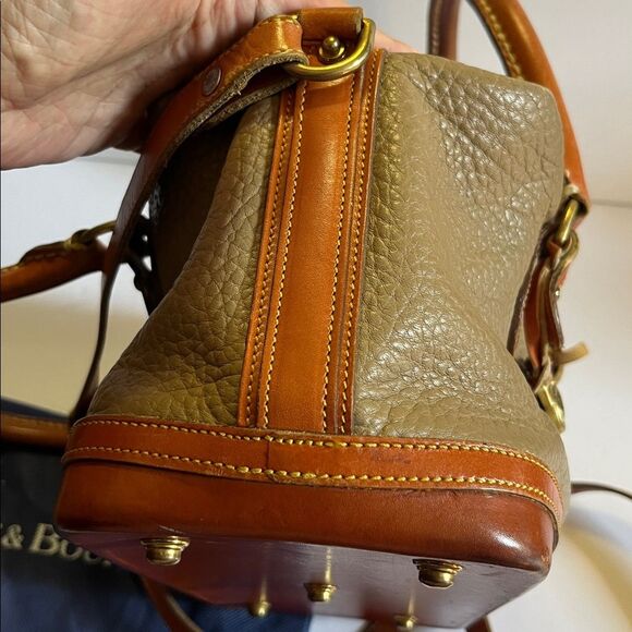 Vintage Dooney & Bourke leather doctor satchel bag w/key, charm & dustbag - Picture 11 of 16